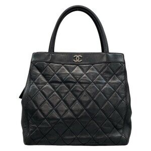 CHANEL Matelasse - Black Leather Tote Bag